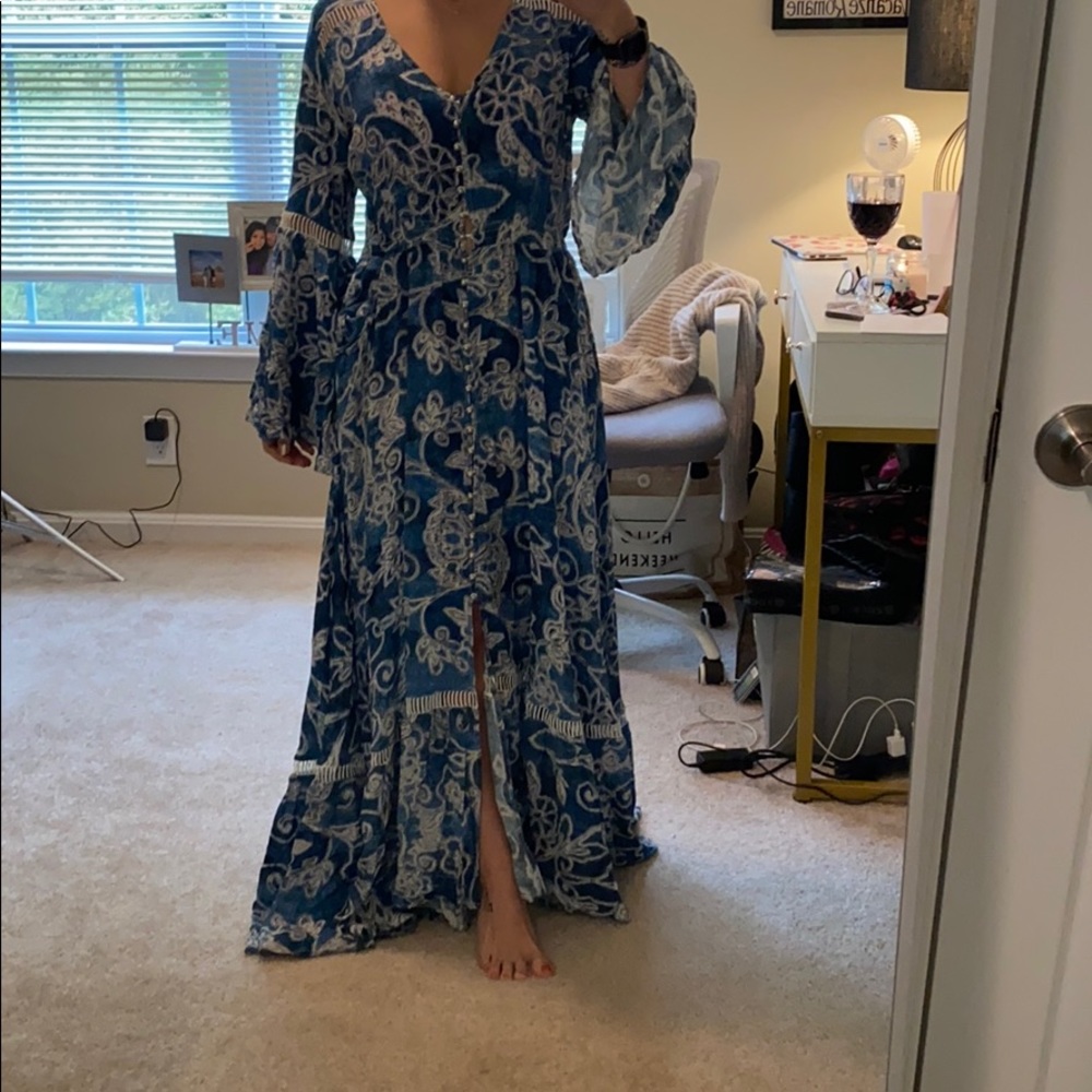 Flowy, bohemian Jaase dress.